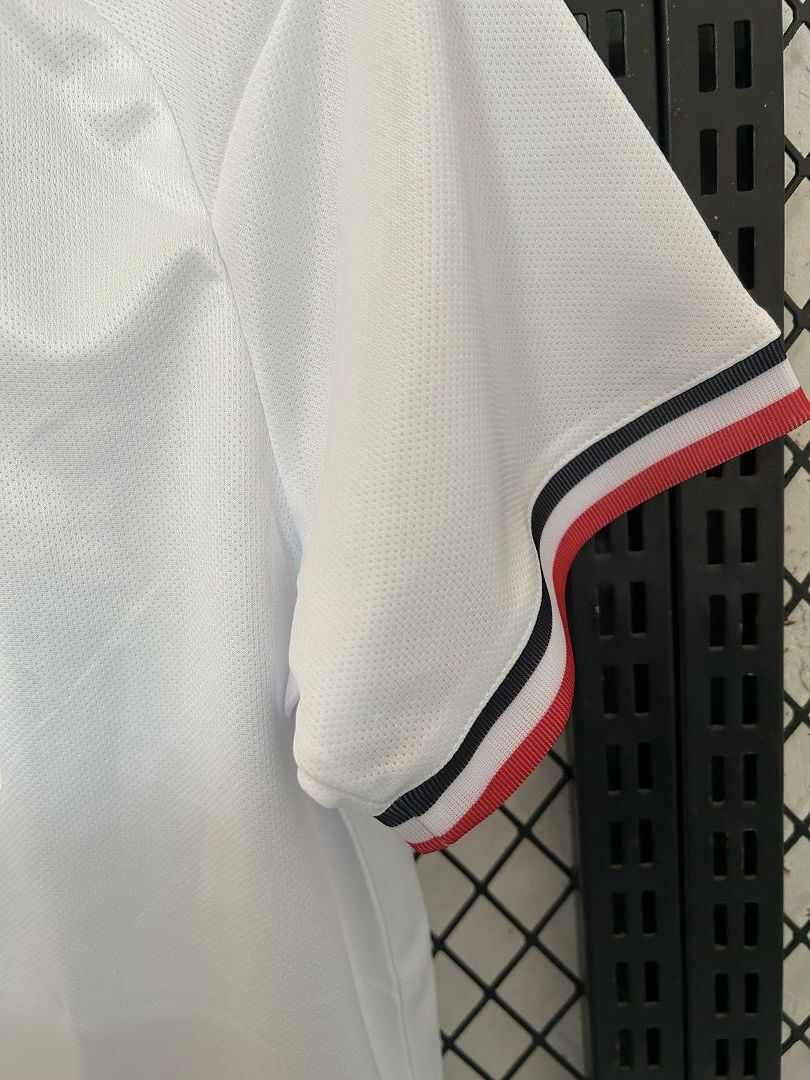 Manchester United “Old Trafford Bloom” Special Kit